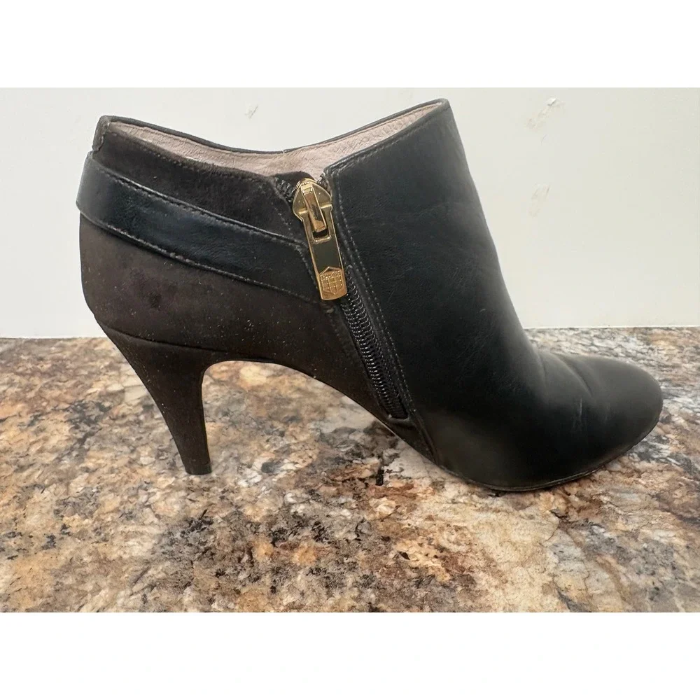 Vince‎ Camuto Velino Black Leather Suede Buckle Ankle Booties Gold Hardware 6.5M